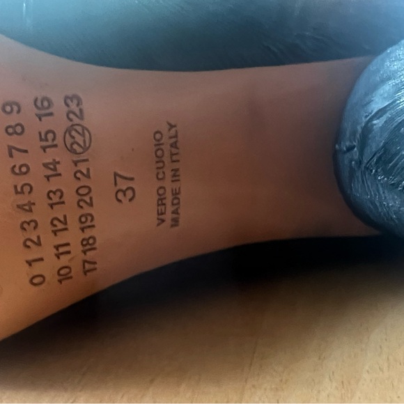 Maison Margiela Knee High Textured Black Boot - Picture 9 of 10